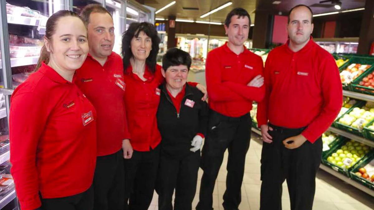 Supermercados DIA Busca Personal: Ofertas de Trabajo con Salarios Competitivos