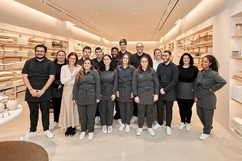 Trabaja en Zara Moda: Ofertas de empleo en ventas y almacenes y distribución